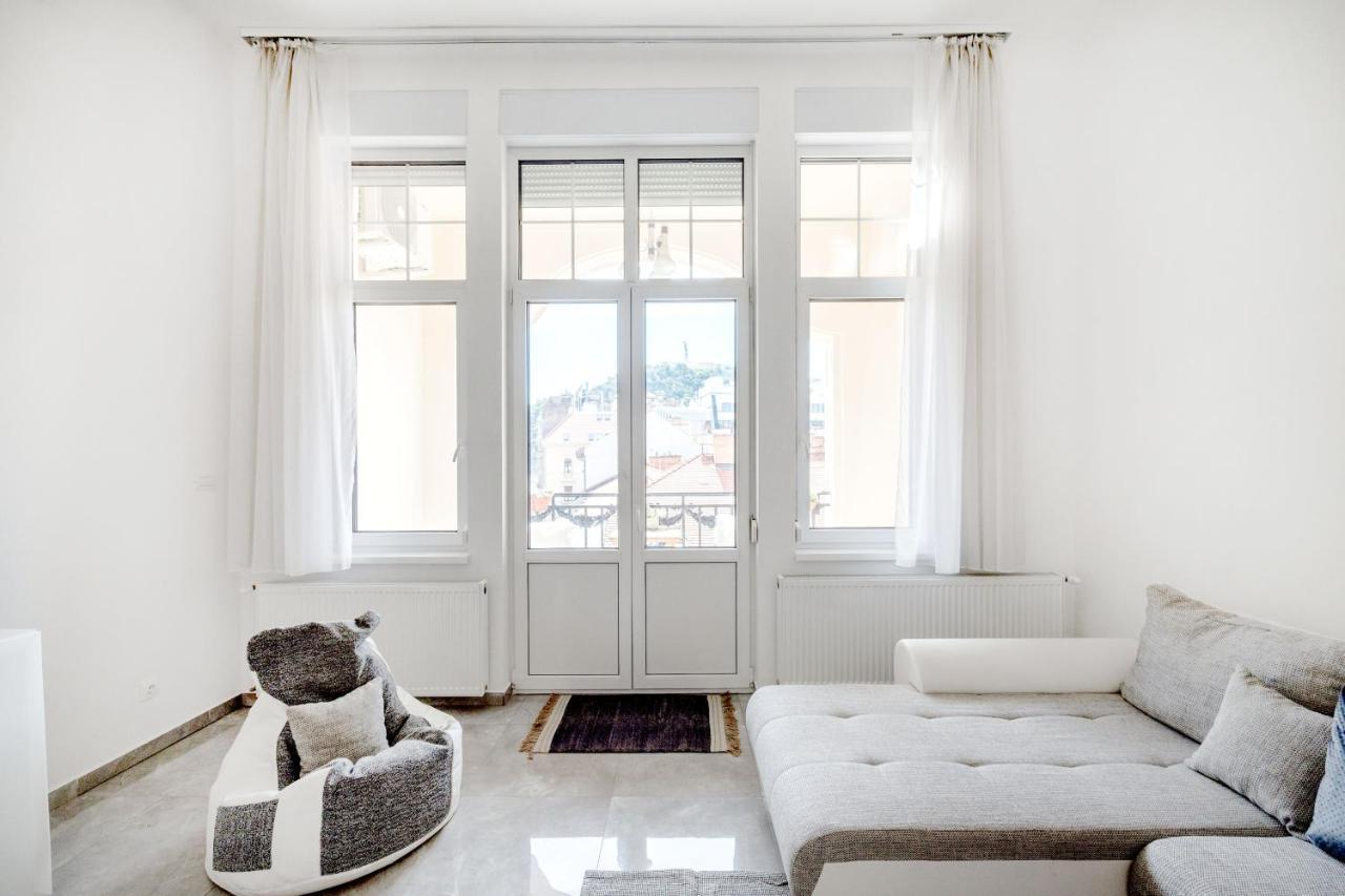 Skyline Serenity Retreat @Vaci Most Famous Street 부다페스트 외부 사진