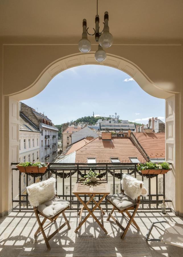 Skyline Serenity Retreat @Vaci Most Famous Street 부다페스트 외부 사진