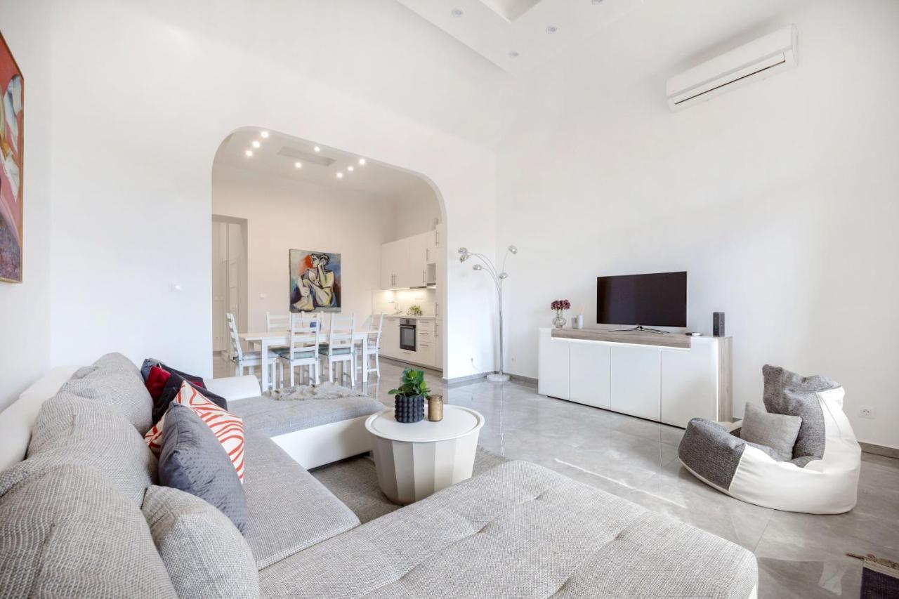 Skyline Serenity Retreat @Vaci Most Famous Street 부다페스트 외부 사진