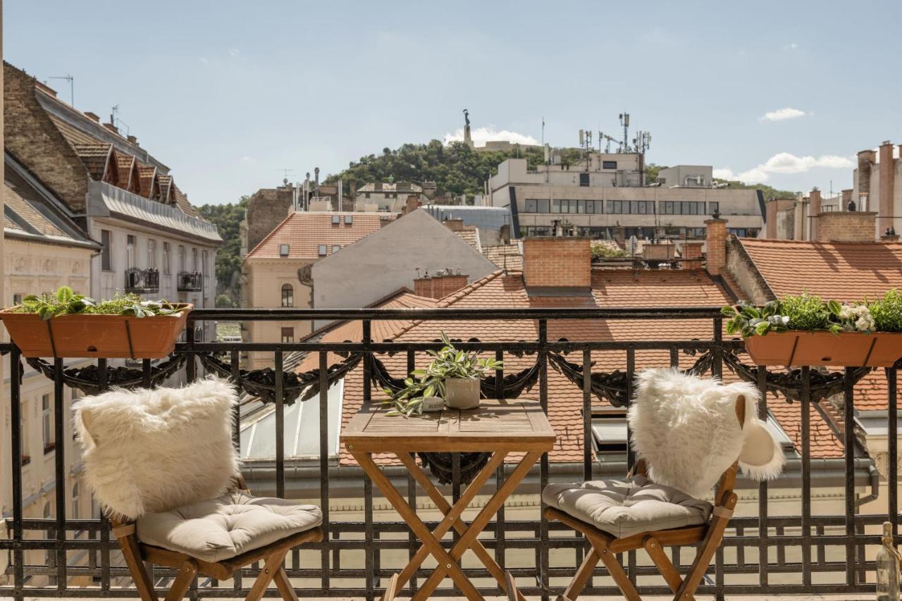 Skyline Serenity Retreat @Vaci Most Famous Street 부다페스트 외부 사진